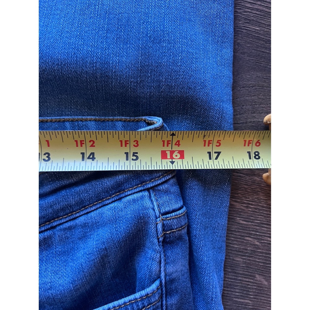Judy Blue Los Angeles Medium Wash Straight Leg Jeans Size 15/32 Style 83109 - Picture 6 of 6